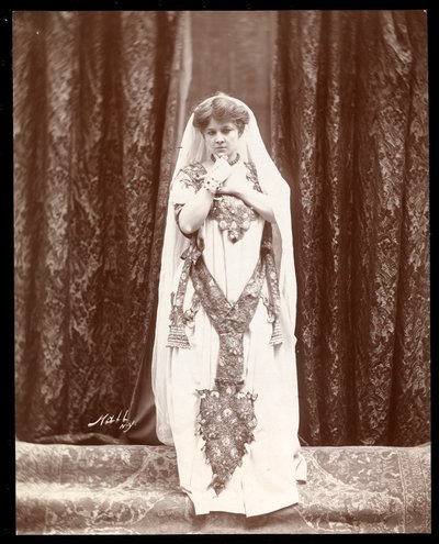 Eva Fay in Hammerstein