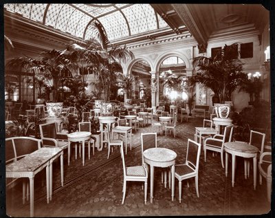 Lounge in het Plaza Hotel, c.1907 door Byron Company
