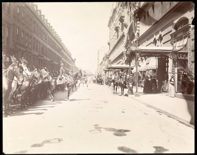 Het personeel van de Gouverneur wacht op de aankomst van Li Hung Chang in het Waldorf Astoria Hotel, New York, 1896 door Byron Company