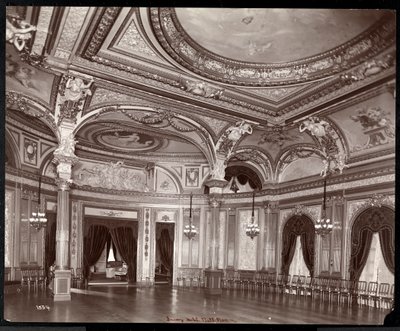 De balzaal in het Hotel Savoy, ca. 1895-96 door Byron Company