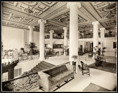 De ingang en lobby van het Robert Treat Hotel, Newark, New Jersey, 1916 door Byron Company