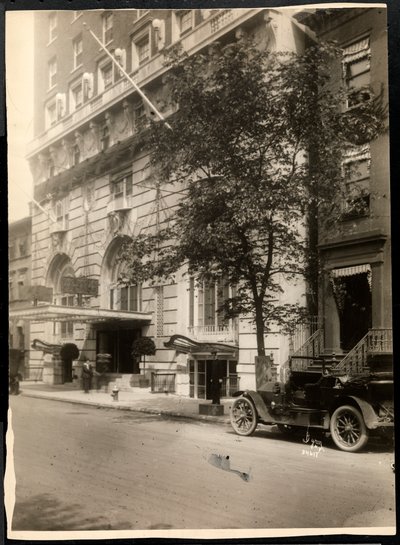 Uitzicht op het Robert Treat Hotel, Newark, New Jersey, 1916 door Byron Company