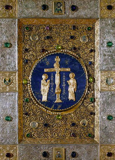 Icoon met Christus aan het kruis tussen de Maagd en Johannes de Doper met medaillons van de vier evangelisten door Byzantine Byzantine