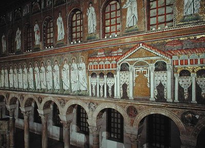 Gevel van het Palazzo di Teodorico en de Processie van Martelaren, 527-99 (mozaïek) door Byzantine School