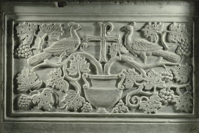 Pauwen en wijnstokken door Byzantine School