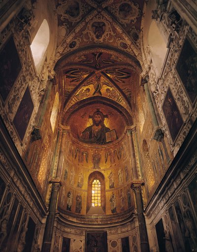 Zicht op de apsis met de Christus Pantocrator en de Maagd in Gebed Omringd door Aartsengelen en de Apostelen, 1148 door Byzantine School