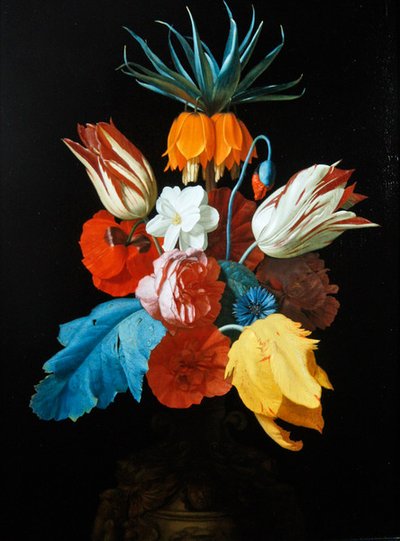 Een boeket bloemen in een gebeeldhouwde vaas door C. van der Radt