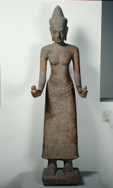 Beeld van de godin Lakshmi, van Preah Ko, Bayon-stijl door Cambodian Cambodian