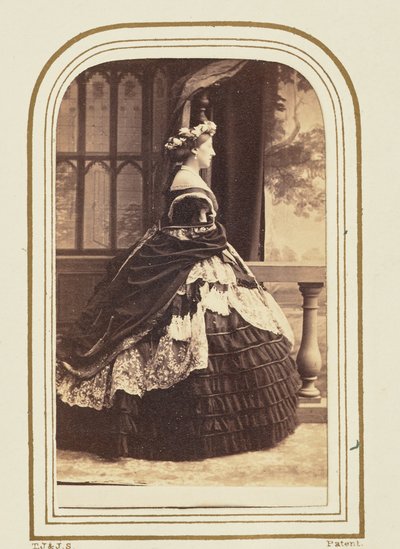 [De Hertogin van Manchester]. door Camille Silvy
