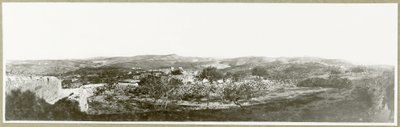 Bethlehem: uitzicht naar het zuiden met Herodium in de verte, 1917 door Capt. Arthur Rhodes