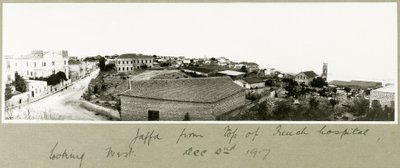 Jaffa vanaf de top van het Franse ziekenhuis kijkend naar het westen, 2 december 1917 door Capt. Arthur Rhodes