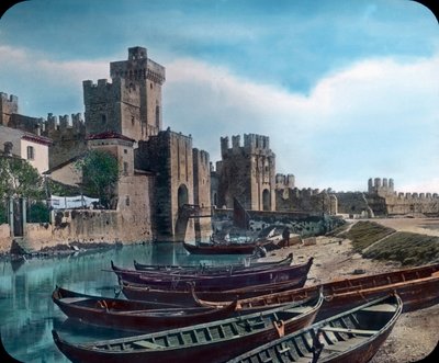 Chateau Scaliger de Malcesine - Italië, kasteel Scaliger, ook bekend als Castello Scaligero in Sirmione, afbeeldingsdatum: circa: 1910. Archief Carl Simon door Carl Simon