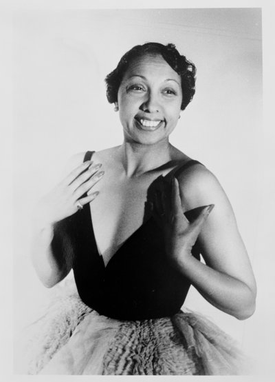 Josephine Baker (1906-75) in Paris door Carl Van Vechten