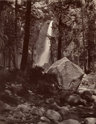 Lower Yosemite Fall, 1.600 voet, ca. 1872, gedrukt ca. 1876 door Carleton E. Watkins.
