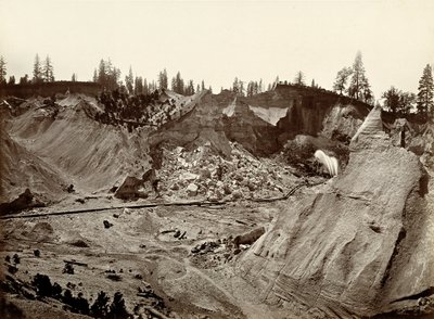 Union Diggings, Columbia Hill, Nevada County door Carleton E. Watkins