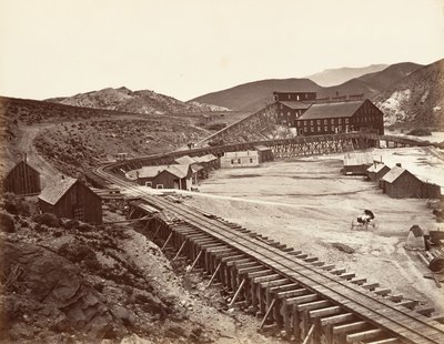 Eureka Quartz Mill en Flume, Nevada, 1875, gedrukt ca. 1876 door Carleton Emmons Watkins