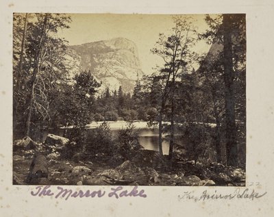 Het meer, Yosemite Valley, Mariposa County, CAL. (Nr.1028) door Carleton Watkins
