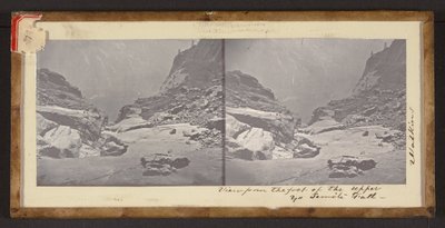 Uitzicht vanaf de voet van de Upper Yo Semite Fall door Carleton Watkins