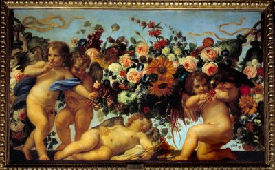 Liefde en bloemenkransen. Een engel geeft bessen aan een vogel terwijl een andere het gebaar maakt om stil te zijn om een derde slapende engel niet wakker te maken door Carlo Maratta or Maratti