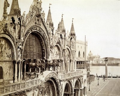 De paarden van de Basiliek van San Marco in Venetië - fotografie door C. Naya door Carlo Naya