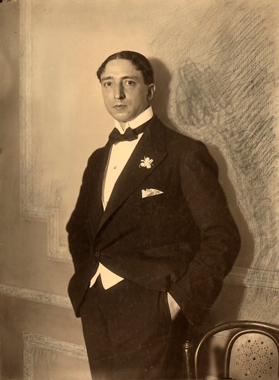 Portret van de journalist Luigi Barzini in formele kleding door Carlo Wulz