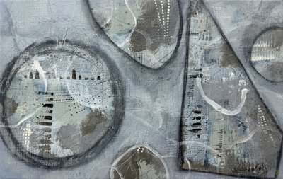 Grijze vormen met structuur door Carolina Gårdheim