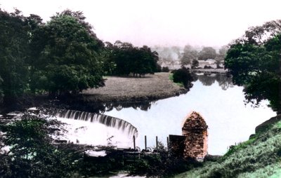 De Riddle-vallei bij Clitheroe, Lancashire, 1926 door Cavenders Ltd