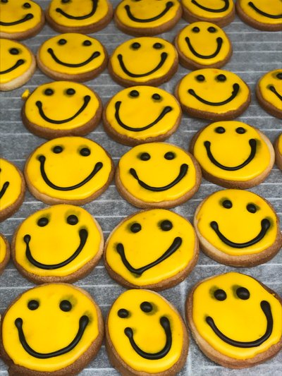 Compositie - Smiley, 2019 (foto) door Cécile Jamet