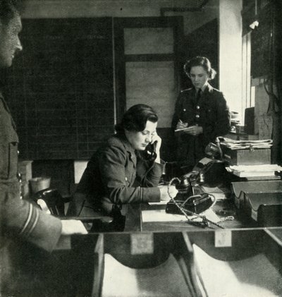 Een station inlichtingenkamer door Cecil Beaton
