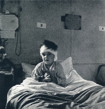 Een klein kind dat licht ademt en zijn leven in elke ledemaat voelt, wat zou het moeten weten door Cecil Beaton