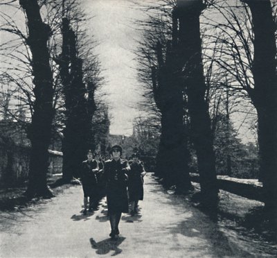 Kerkparade, 1941 door Cecil Beaton