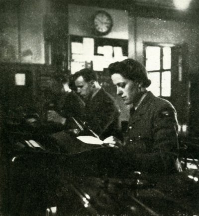 Op Signaaldienst, ca. 1943 door Cecil Beaton