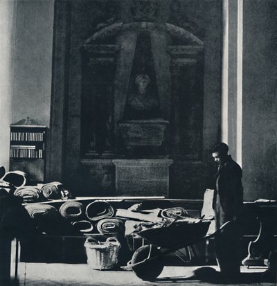 St. Mary-le-Bow na de eerste blitz. Het is nu vernietigd, 1941 door Cecil Beaton