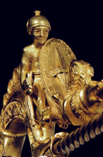 Zeer belangrijke La Tene krijgerfibula (detail) door Celtic