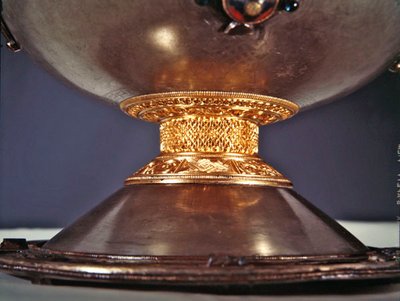 De Ardagh kelk, Reerasta, County Limerick (zilver met zilververgulding, email, messing & brons) (detail) door Celtic