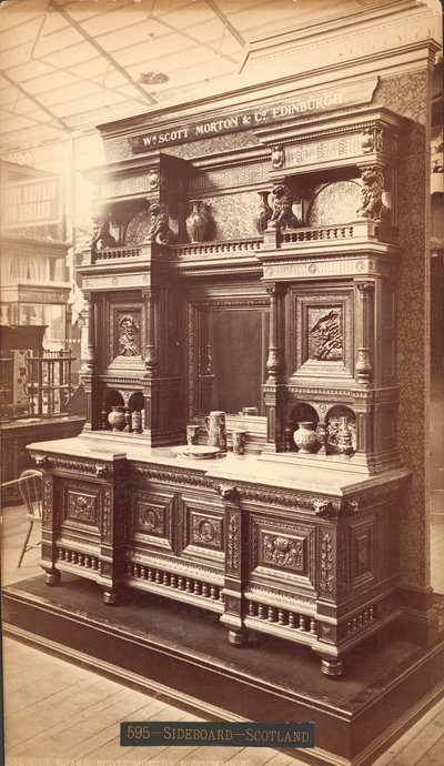 Dressoir, Scott Morton & Co, voor "Art and I." door Centennial Photographic Co.