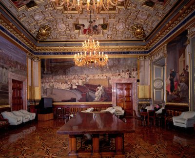 De Sala Maccari rijkelijk versierd met verguld stucwerk en scènes uit de Romeinse geschiedenis, detail van paneel met een Romeinse senaat (detail) door Cesare Maccari