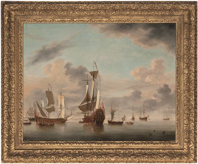 Een Engelse tweedekker van veertig kanonnen voor anker voor een kust met een galliot dichtbij en vijf oorlogsschepen daarachter door Charles Brooking