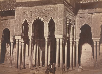 Binnenplaats, Alhambra door Charles Clifford