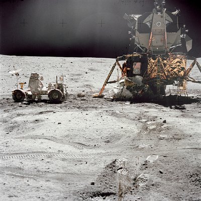 Apollo 16 Lunar Module Orion op het maanoppervlak, 21 april 1972 door Charles Duke