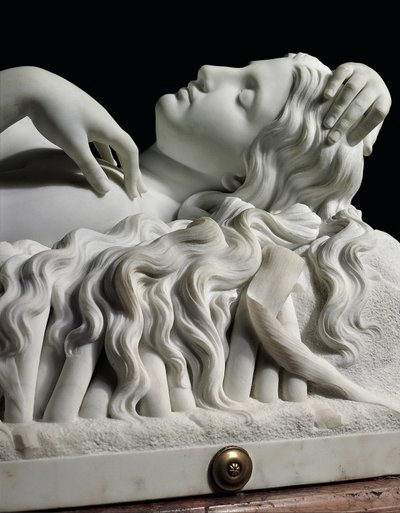 Levensgrote figuur van Rhodopis op sokkel door Charles Francis Fuller