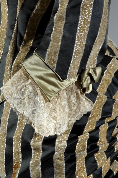 Avondjurk, ca. 1884 (detail van arm) door Charles Frederick Worth