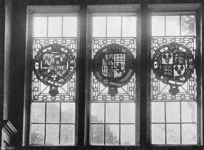 Oud Glas boven de Zuidelijke Haldeur door Charles Latham