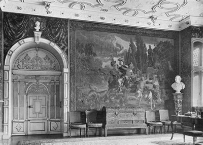 Oostkant van de Salon, Wandtapijt: De Triomf van Bacchus door Charles Latham