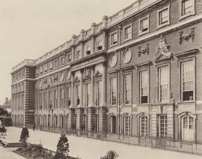Hampton Court Palace, de Rivierzijde door Charles Latham