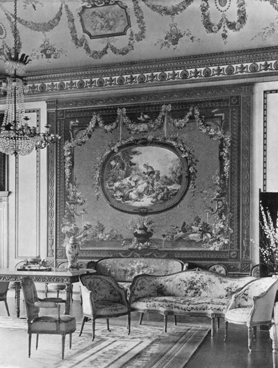 Zuidelijke muur van de rode terugtrekkamer door Charles Latham