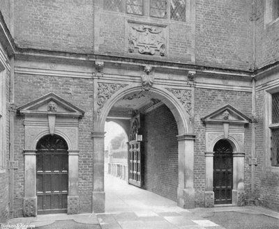 De Voorhof door Charles Latham