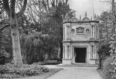 Het Holbein Tuinhuis door Charles Latham