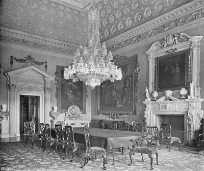 De salon door Charles Latham