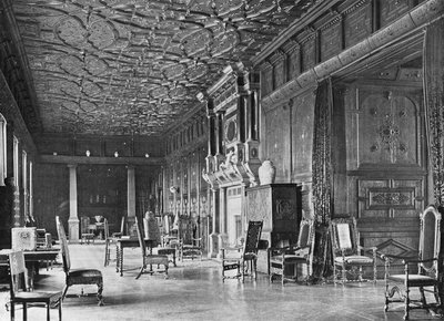 Het westelijke uiteinde van de lange galerij door Charles Latham
